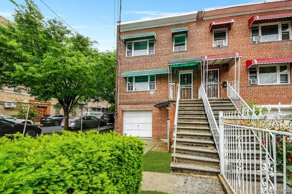 $3,400 | 3722 Bronxwood Avenue, Unit 2 | Williamsbridge