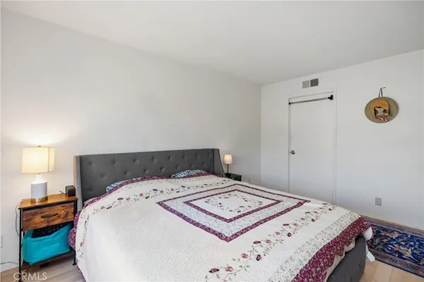 a picture of bed