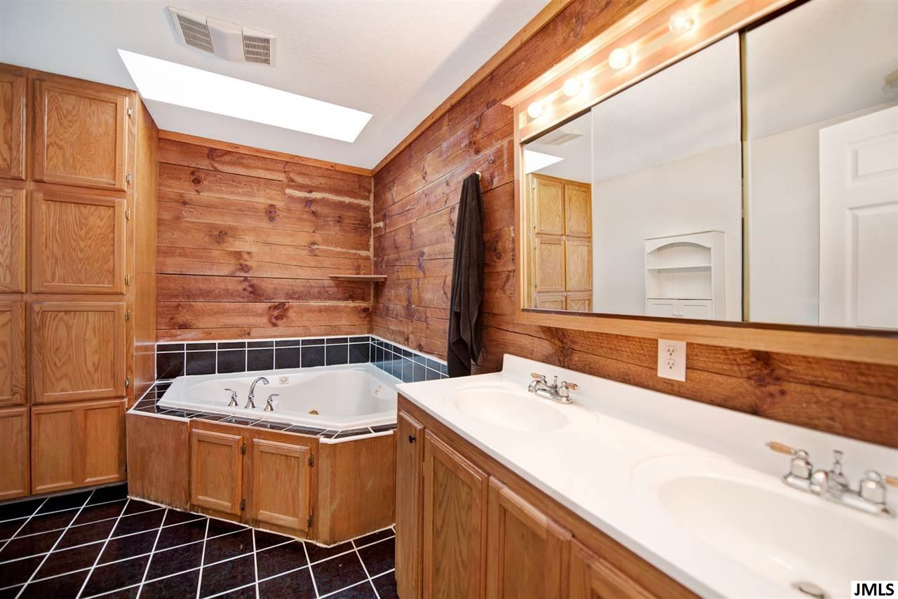 3941 Blackman Road Jackson, MI 49201 - Photo 12 of 33 Photo 12