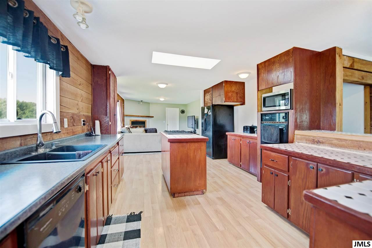 3941 Blackman Road Jackson, MI 49201 - Photo 5 of 33 Photo 5