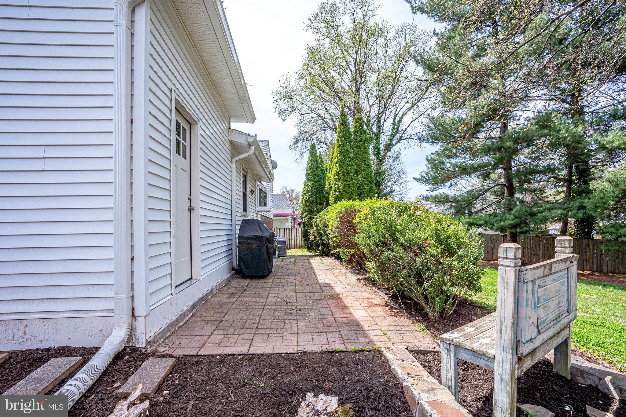 4302 Lees Corner Road Chantilly, VA 20151 - Photo 6 of 42 BACK YARD WALK WAY