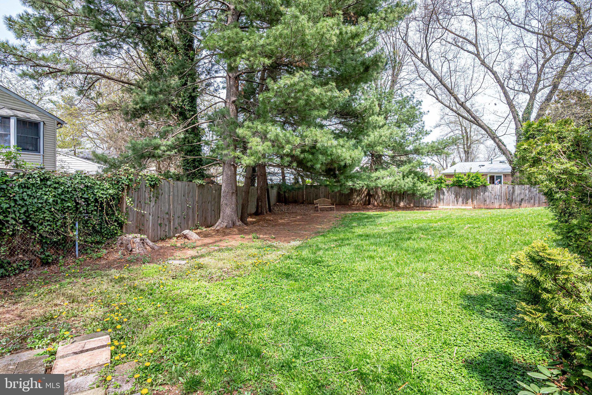 4302 Lees Corner Road Chantilly, VA 20151 - Photo 8 of 42 FULLY FENCED BACK YARD