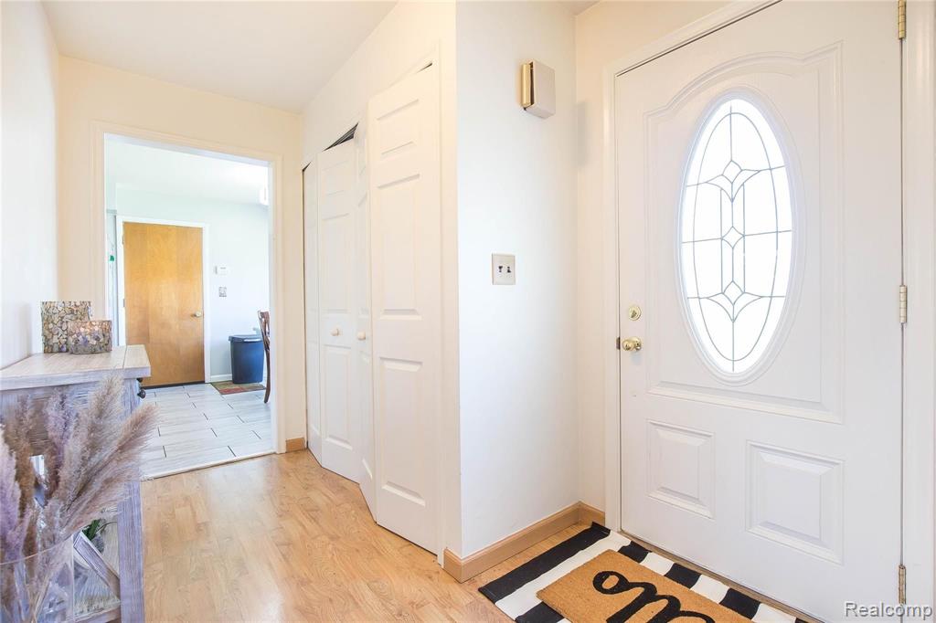 32339 Bonnet Hill Road Farmington Hills, MI 48334 - Photo 9 of 28