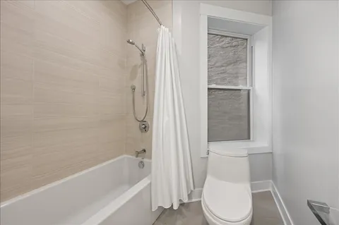$2,500,000 | 2901 North Burling Street, Chicago, IL 60657