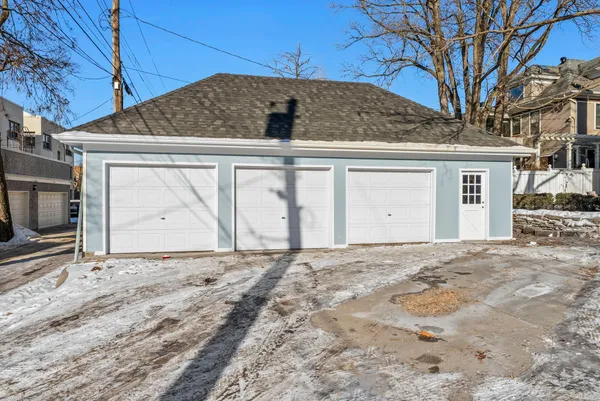 $1,333,500 | 2320 Humboldt Avenue South, Minneapolis, MN 55405