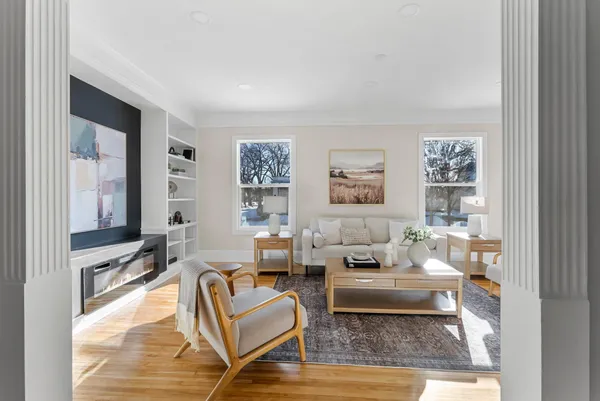 $1,333,500 | 2320 Humboldt Avenue South, Minneapolis, MN 55405