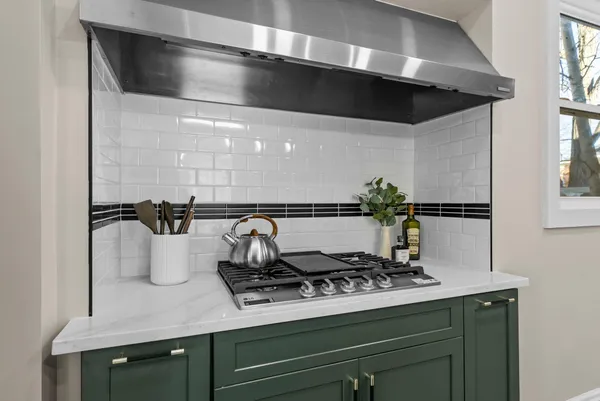 $1,333,500 | 2320 Humboldt Avenue South, Minneapolis, MN 55405