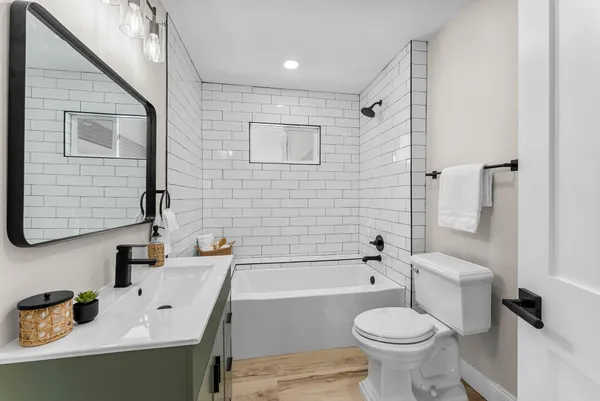 $1,333,500 | 2320 Humboldt Avenue South, Minneapolis, MN 55405