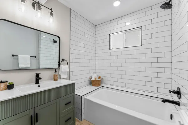 $1,333,500 | 2320 Humboldt Avenue South, Minneapolis, MN 55405