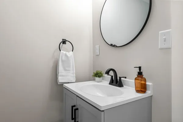 $1,333,500 | 2320 Humboldt Avenue South, Minneapolis, MN 55405