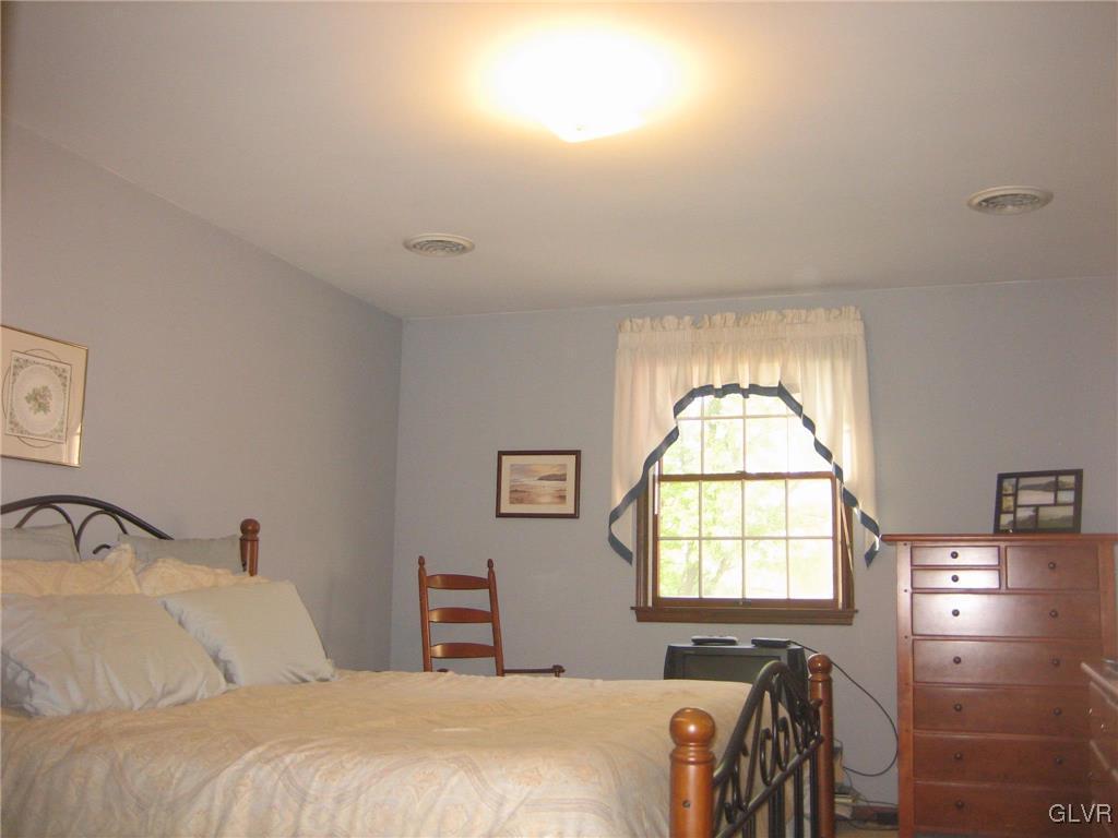 3282 Regal Road Bethlehem, PA 18020 - Photo 7 of 12 Gallery Image 7