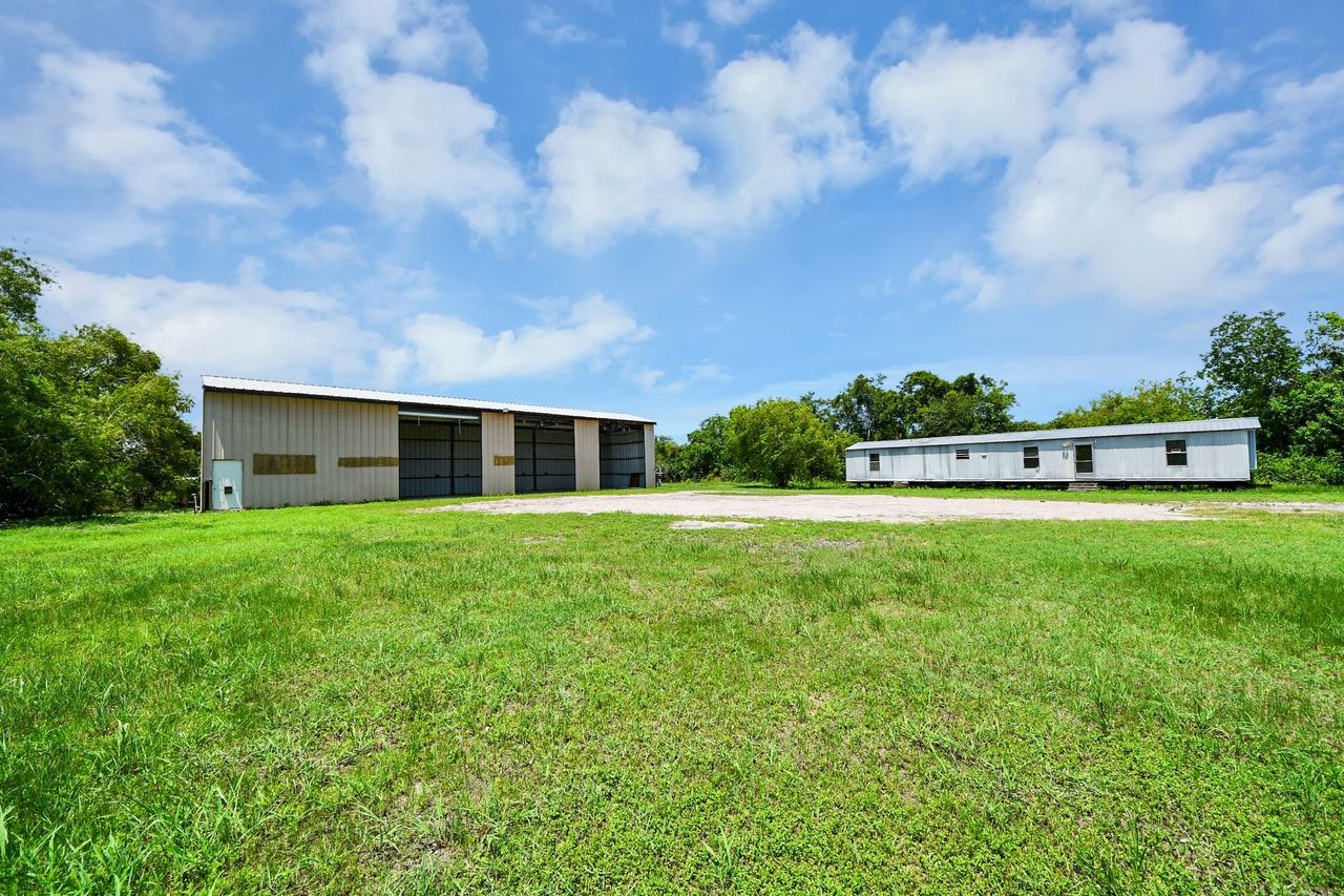 5793 Pearson Road Santa Fe, TX 77517 - Photo 7 of 16