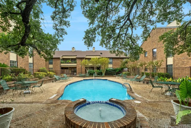 a view of big yard in front of house