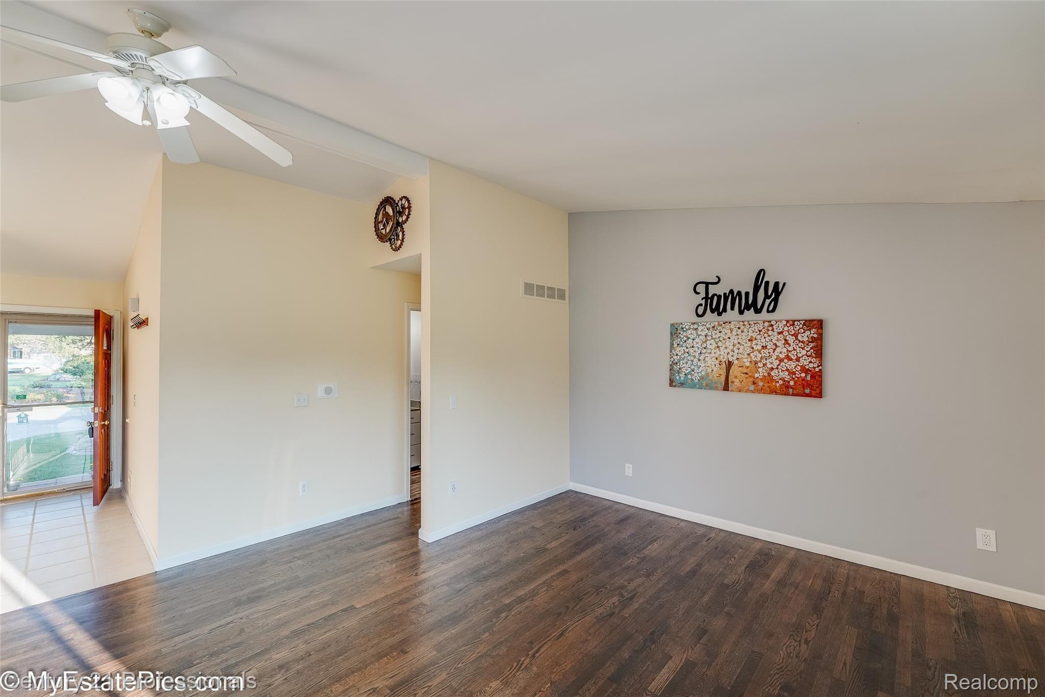 40768 West Mill Rd Court Novi, MI 48375 - Photo 31 of 55 40768 mill rd ct w Novi-37.jpg
