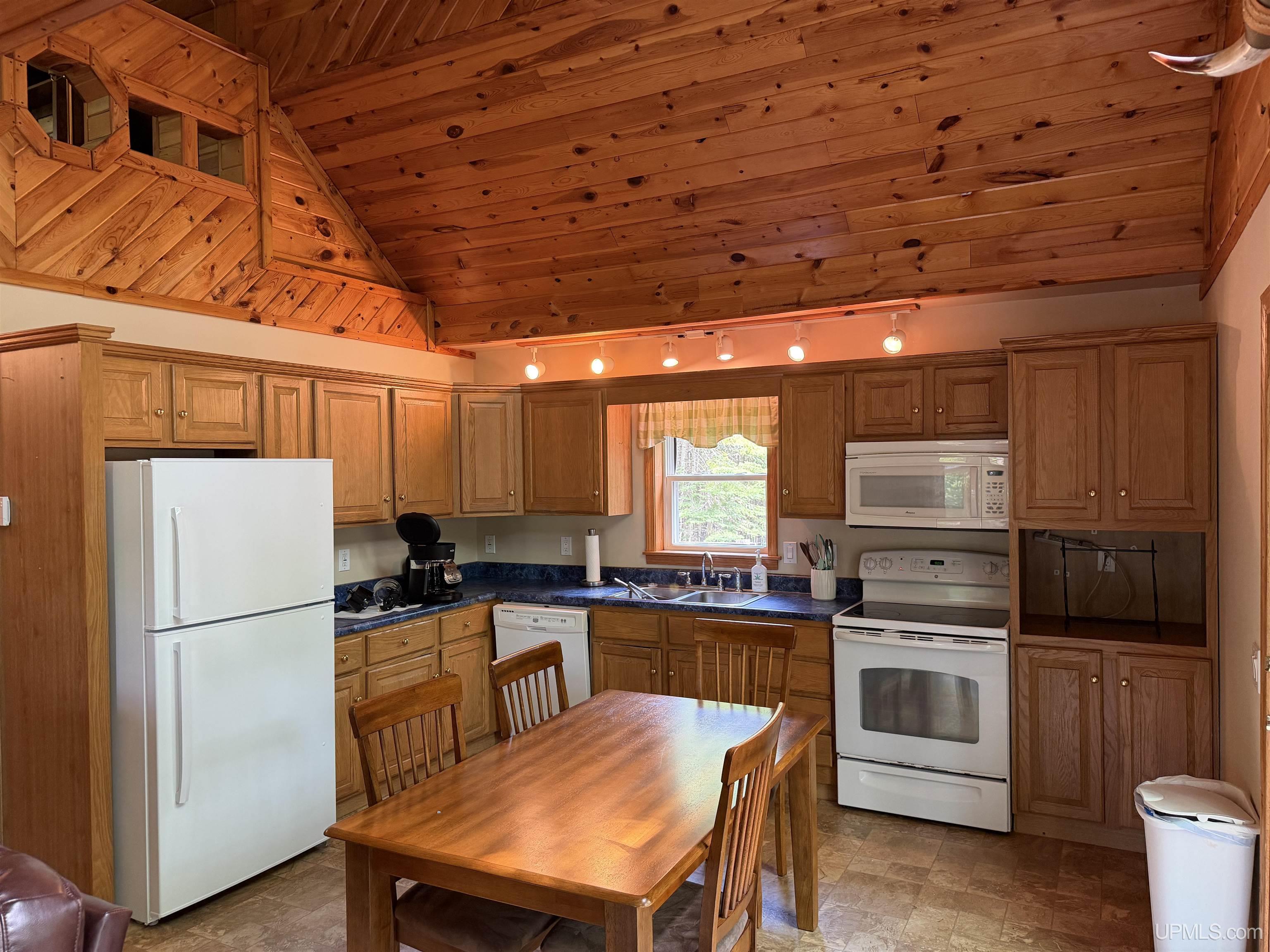 13465 10th Road Garden, MI 49835 - Photo 9 of 43