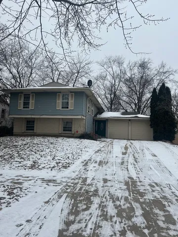 $3,300 | 101 Oakwood Drive, Bolingbrook, IL 60440