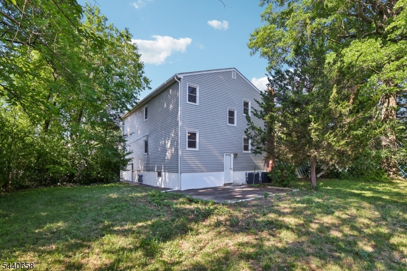 345 Trotting Road Union, NJ 07083 - Photo 38 of 43