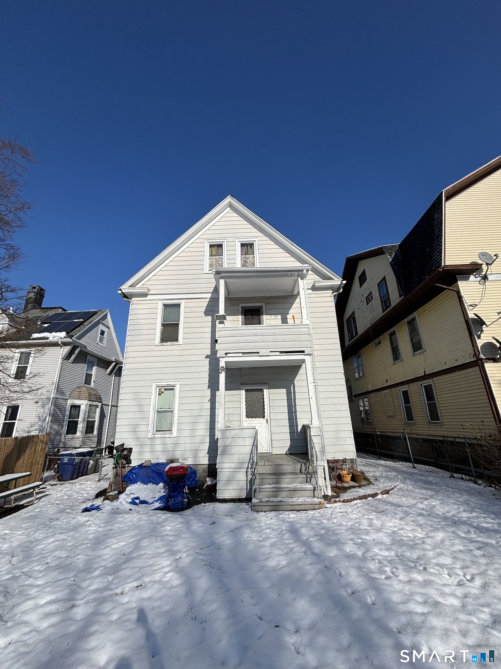 137 Poplar Street Bridgeport, CT 06605 - Photo 4 of 25