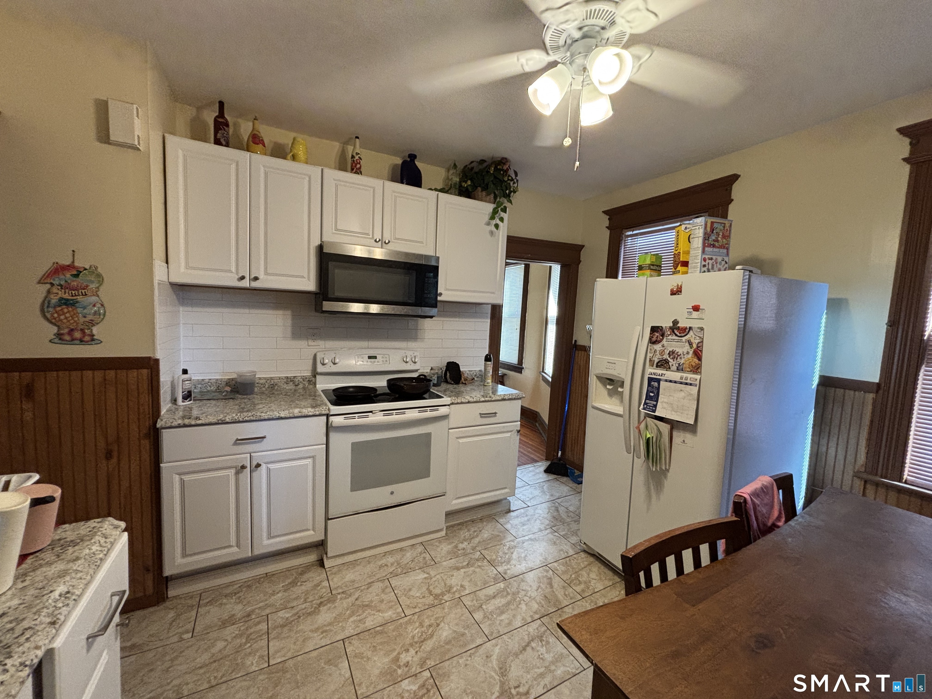 137 Poplar Street Bridgeport, CT 06605 - Photo 6 of 25