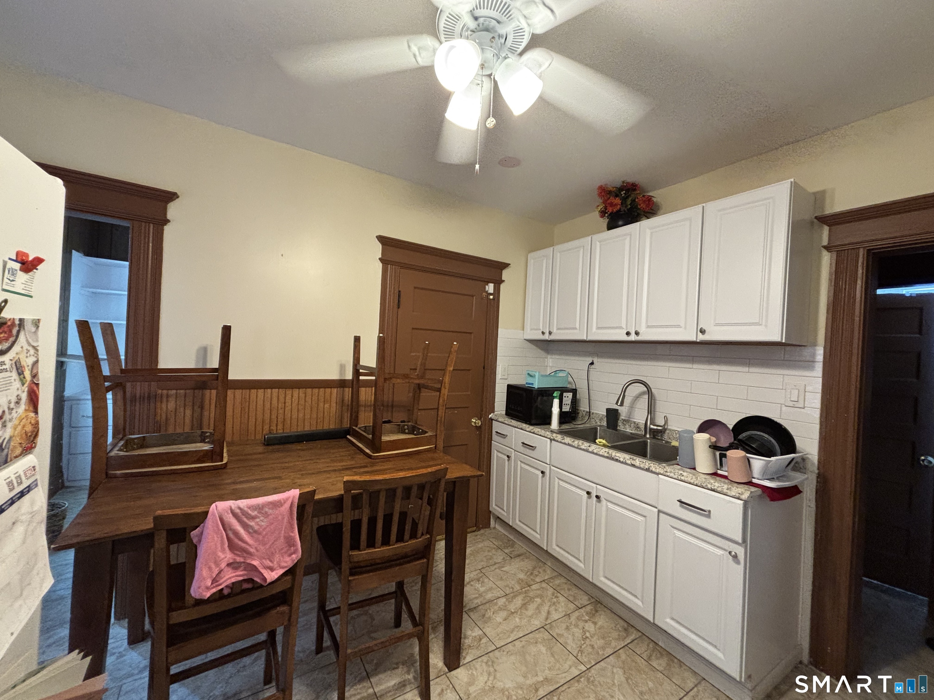 137 Poplar Street Bridgeport, CT 06605 - Photo 10 of 25