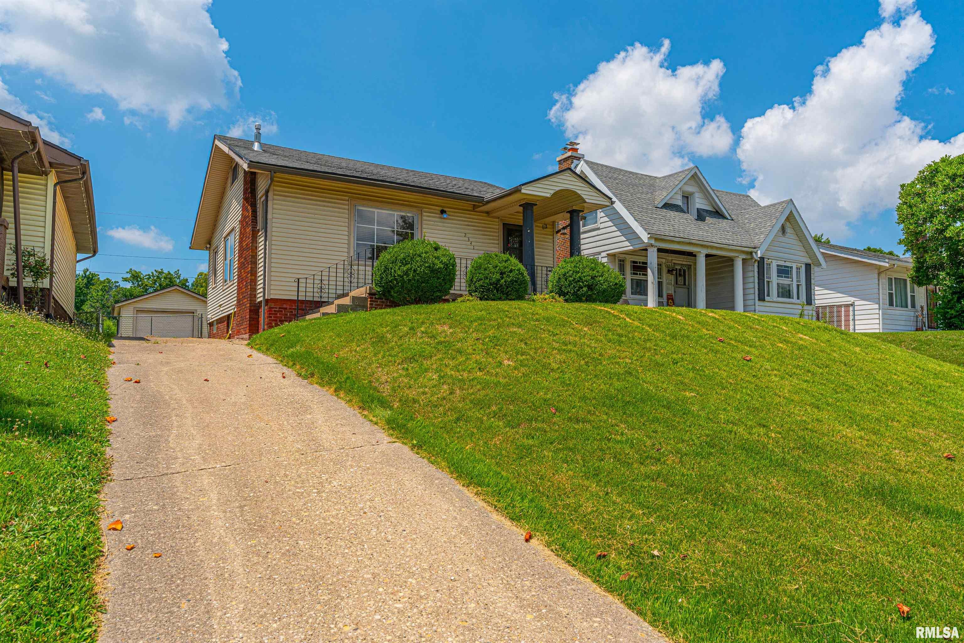 2341 South 5th Street Springfield, IL 62703 - Photo 1 of 31 Gallery Image 1