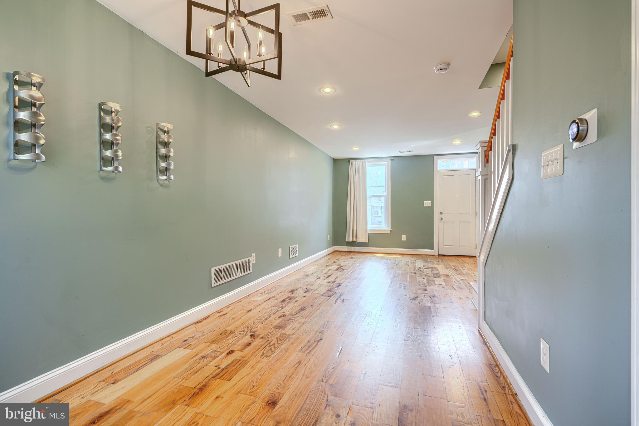 325 South Regester Street Baltimore, MD 21231 - Photo 8 of 41