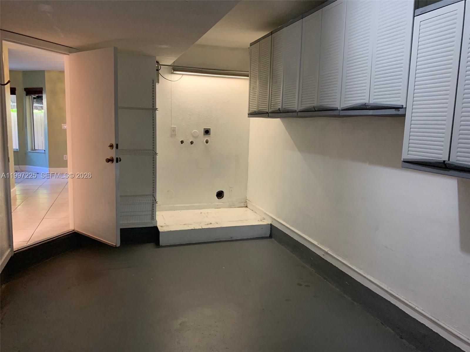 194 Maple Terrace Davie, FL 33325 - Photo 5 of 23