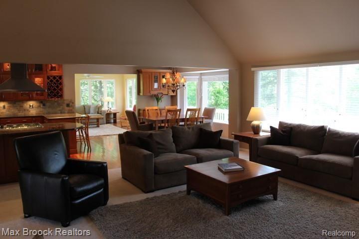 9105 Commerce Road Commerce Township, MI 48382 - Photo 14 of 60 IMG_2972.JPG