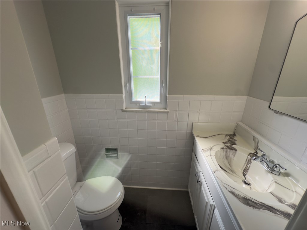 2275 Walden Road Cleveland, OH 44112 - Photo 10 of 36