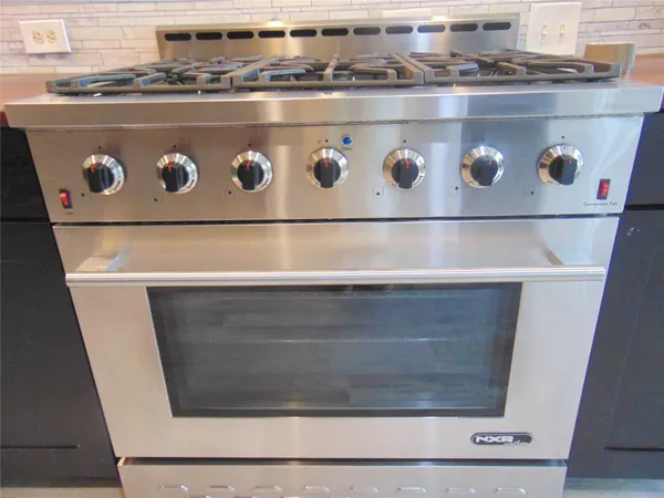 $2,300 | 1809 Edinburg Avenue, League City, TX 77573