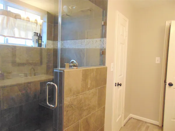 $2,300 | 1809 Edinburg Avenue, League City, TX 77573