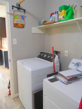 $2,300 | 1809 Edinburg Avenue, League City, TX 77573