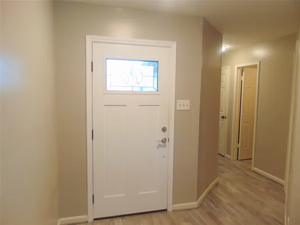 $2,300 | 1809 Edinburg Avenue, League City, TX 77573