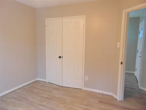 $2,300 | 1809 Edinburg Avenue, League City, TX 77573