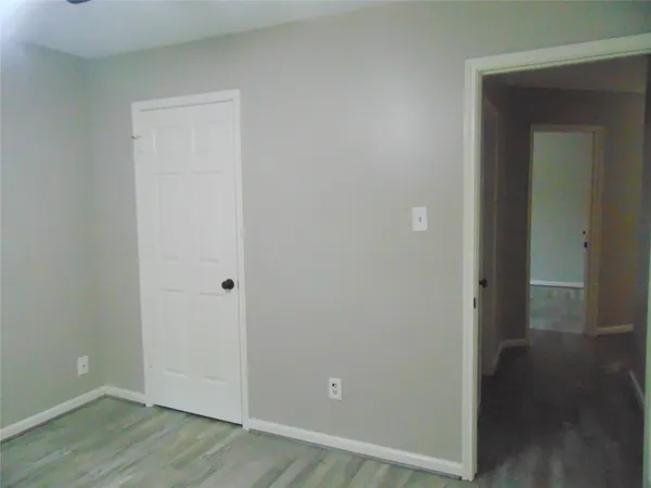 $2,300 | 1809 Edinburg Avenue, League City, TX 77573