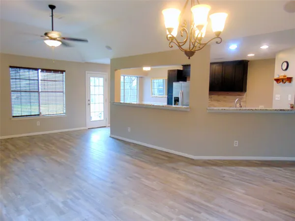 $2,300 | 1809 Edinburg Avenue, League City, TX 77573