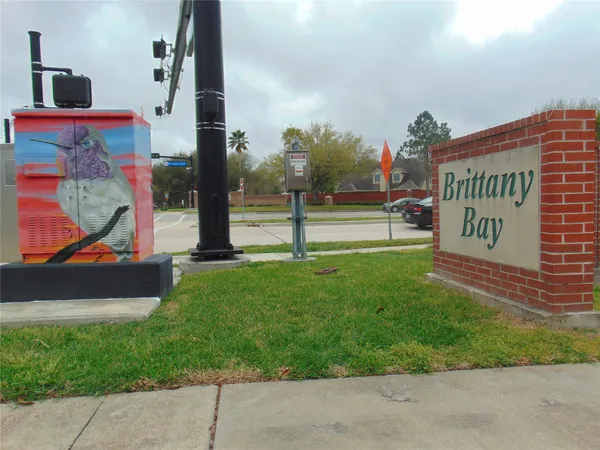 $2,300 | 1809 Edinburg Avenue, League City, TX 77573