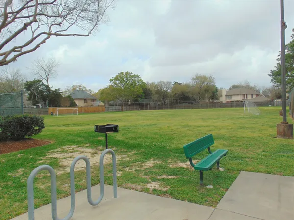 $2,300 | 1809 Edinburg Avenue, League City, TX 77573