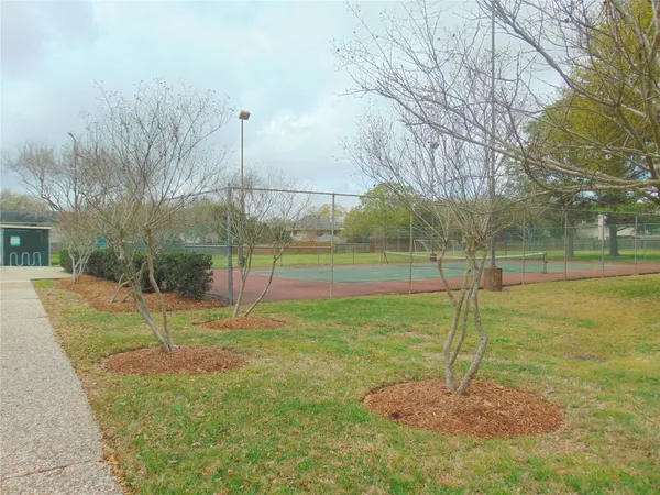 $2,300 | 1809 Edinburg Avenue, League City, TX 77573