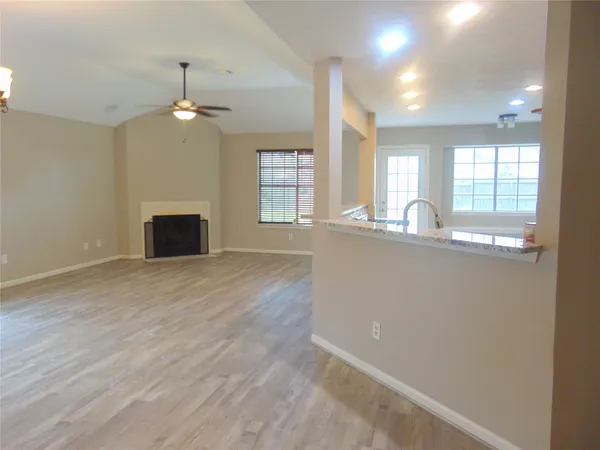 $2,300 | 1809 Edinburg Avenue, League City, TX 77573