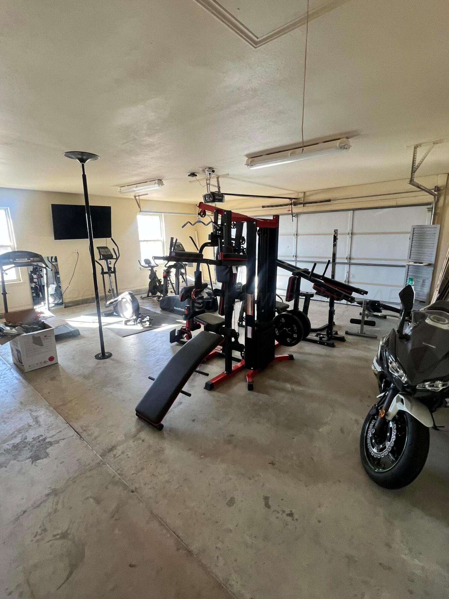 830 Baltimore Drive Hereford, TX 79045 - Photo 44 of 46 a view of a room with gym equipment