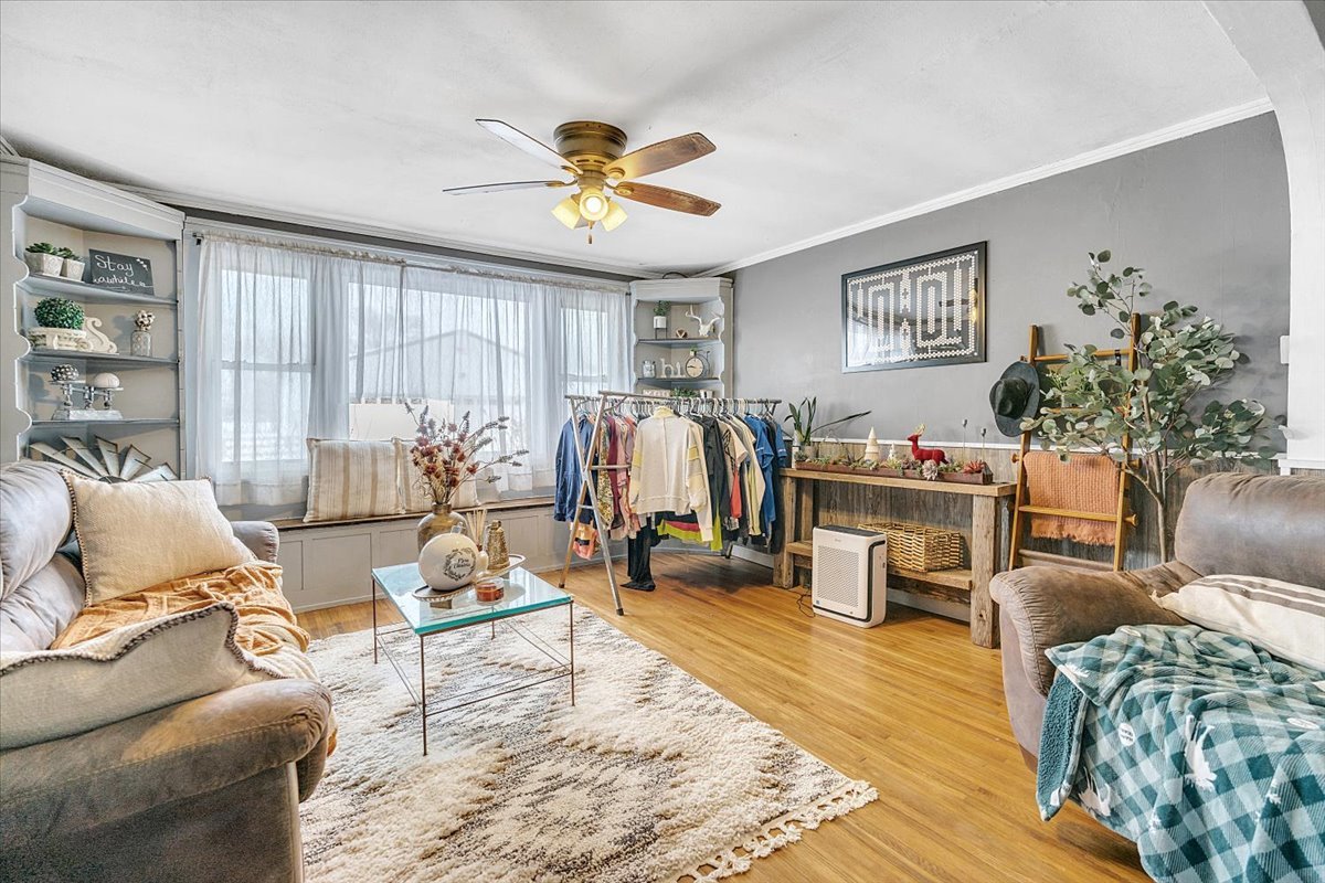 21626 Oak Grove Road Harvard, IL 60033 - Photo 9 of 34 a living room with furniture and wooden floor