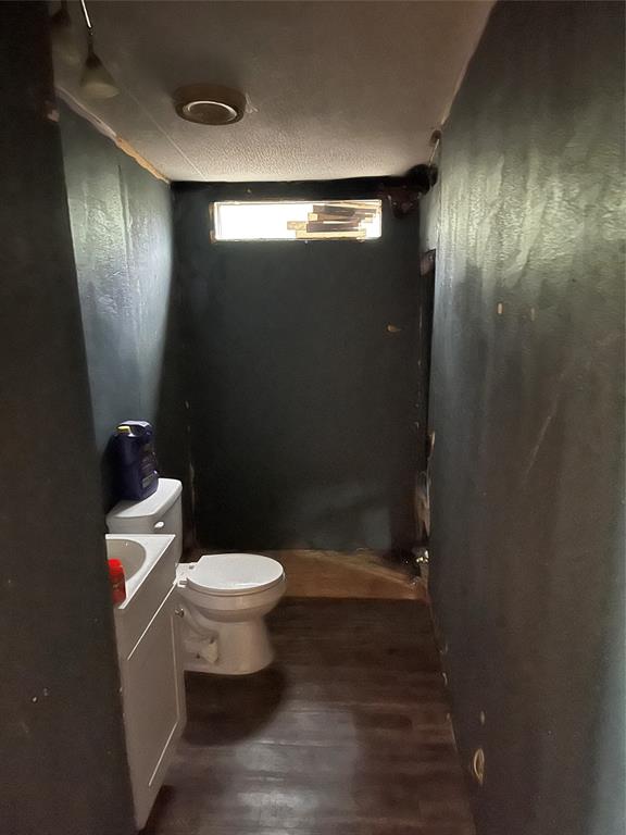 9948 Richardson Road Athens, TX 75752 - Photo 18 of 24 a bathroom with a toilet and a shower