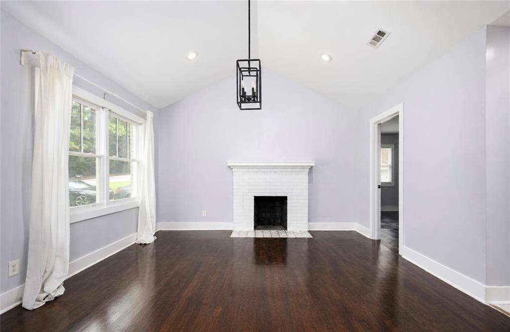 1492 Sharon Street Northwest Atlanta, GA 30314 - Photo 4 of 20 Gallery Image 4