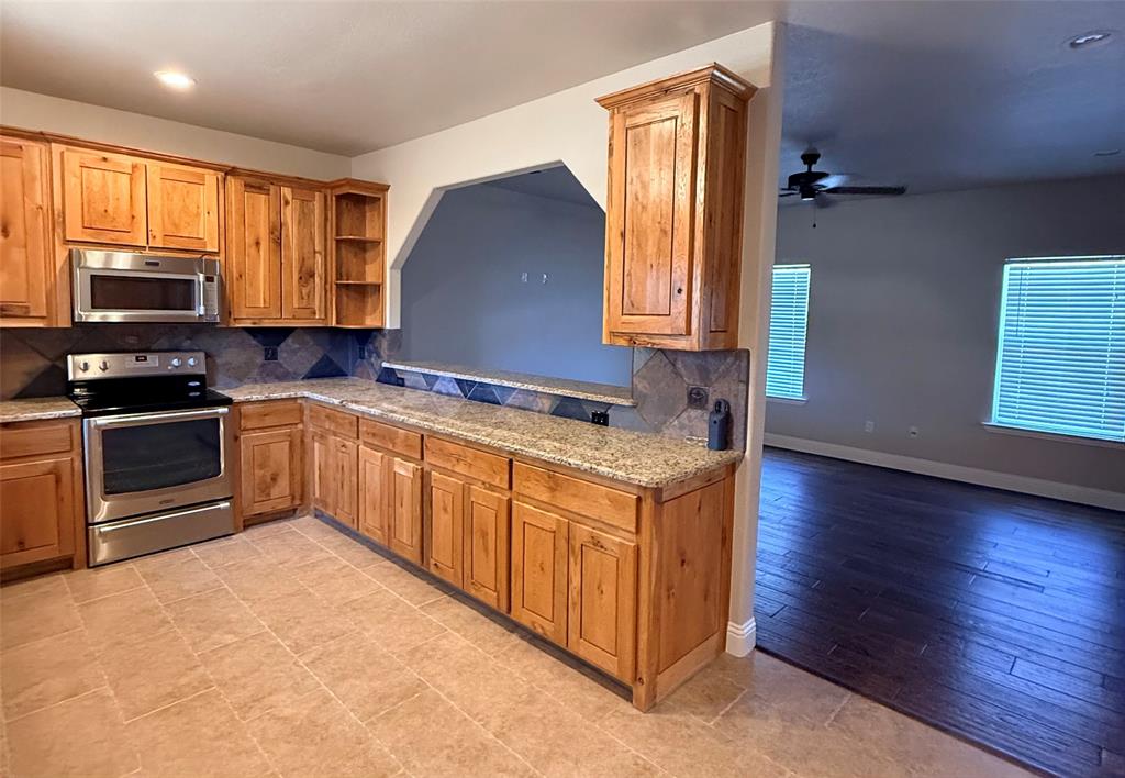 910 East 3rd Street Weatherford, TX 76086 - Photo 13 of 24