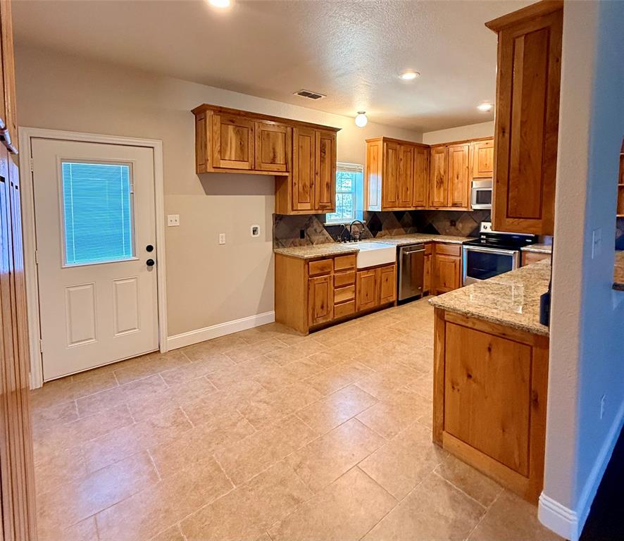 910 East 3rd Street Weatherford, TX 76086 - Photo 14 of 24