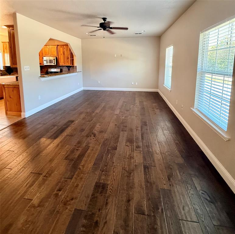 910 East 3rd Street Weatherford, TX 76086 - Photo 5 of 24