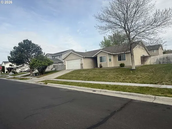 $319,999 | 617 East Oregon Avenue, Hermiston, OR 97838