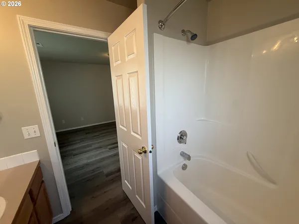 $319,999 | 617 East Oregon Avenue, Hermiston, OR 97838