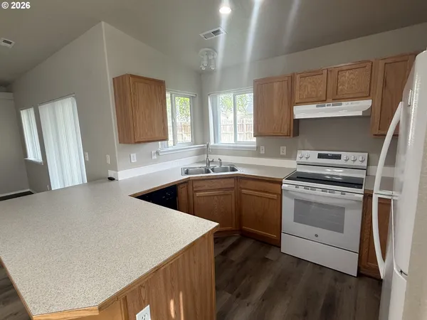 $319,999 | 617 East Oregon Avenue, Hermiston, OR 97838